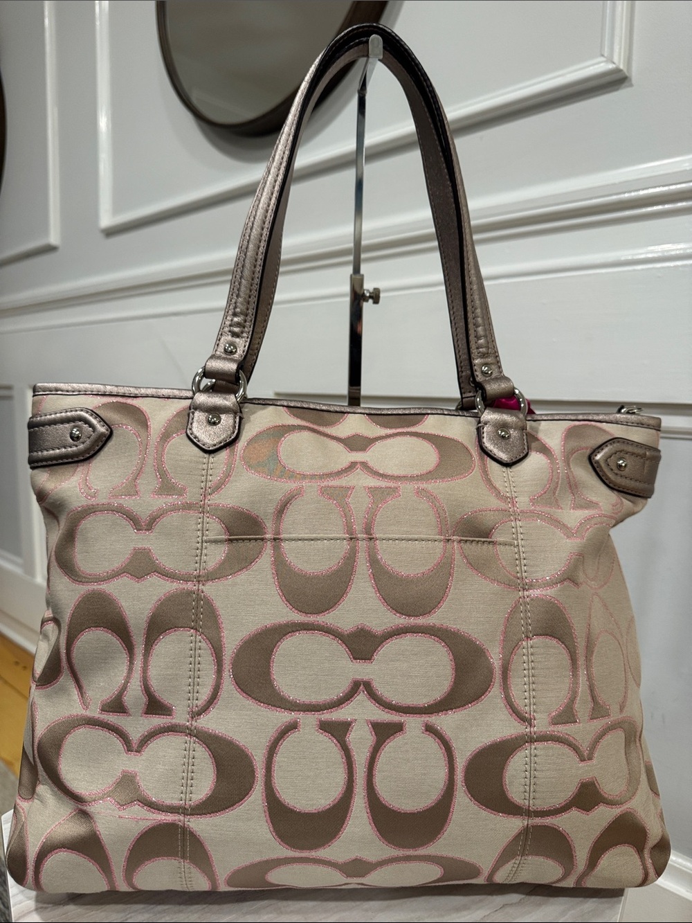 Coach Bag  Daisy Glitter Sparkle Outline Tan Pink Signature Emma Tote EUC - Picture 8 of 17